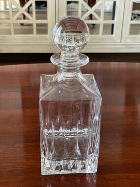 DaVinci Crystal Diamond Cut Faceted Whisky Decanter 25 oz